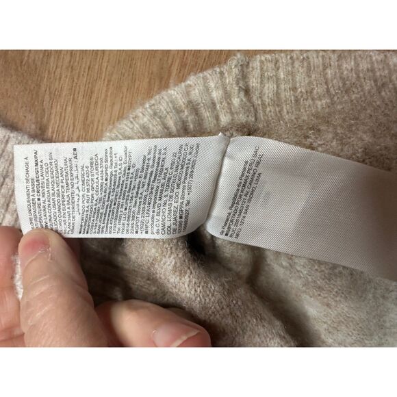 Old Navy Go Recycled Beige Crewneck Sweater M Soft Wool Blend Pullover Cozy - Picture 4 of 6